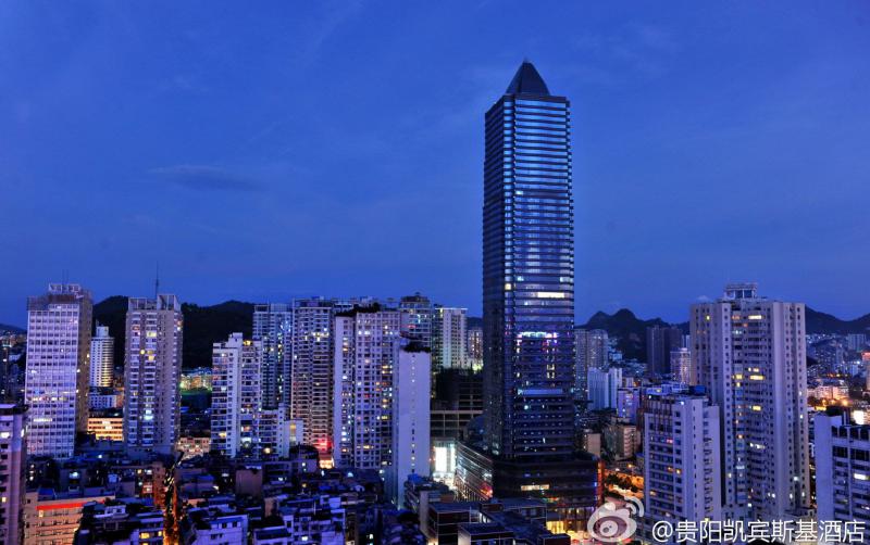 香港凯宾斯基大酒店照片02夜景.jpg